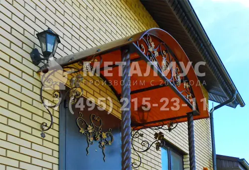 Козырёк над входом KK35 в Москве и Московской области