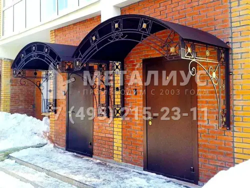 Козырёк над крыльцом KK8 в Москве и Московской области