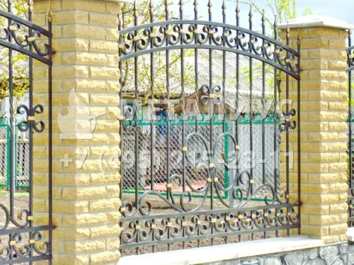 Кованый забор Петергоф в Москве и Московской области