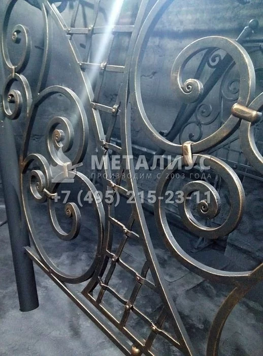 Работа 931. Ковка в стиле классицизм, из материала квадрат 14*14 мм, Яхрома