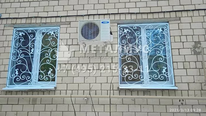 Работа 705  Яркие кованные решетки на окнах на ул.Щукинская