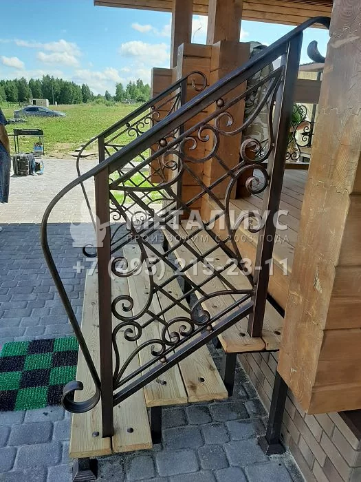 Работа №2145. Кованые решётки и перила в брусовой дом