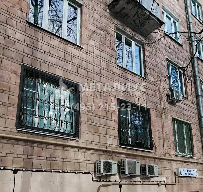 Работа 704  Решетки на окнах на ул. Партизанская
