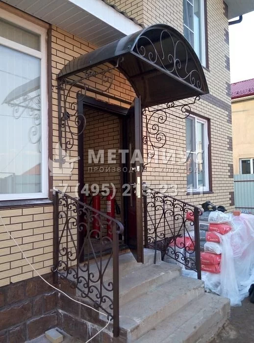 Работа 6769. Ковка в экстерьере кирпичного дома, СНТ Дружба