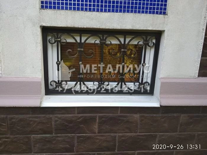 Работа №2242. Кованые решетки на окна загородного дома