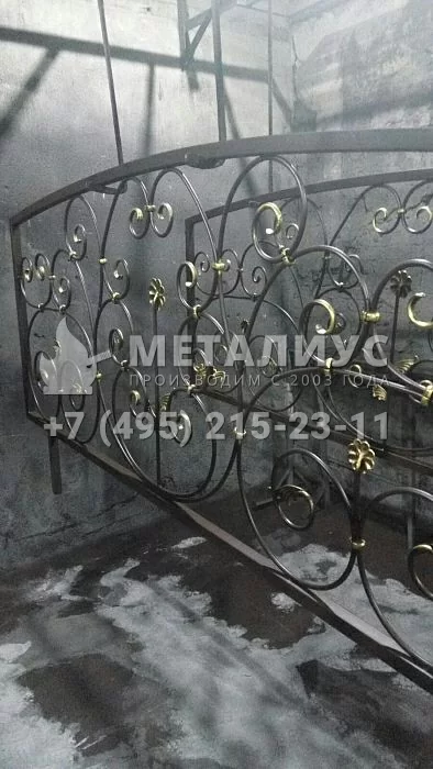 Работа 923. Бамбук в кованых ограждениях