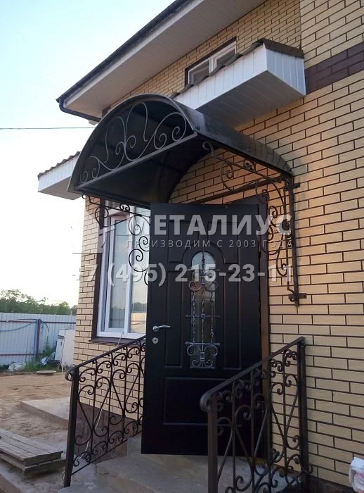 Работа 6769. Ковка в экстерьере кирпичного дома, СНТ Дружба