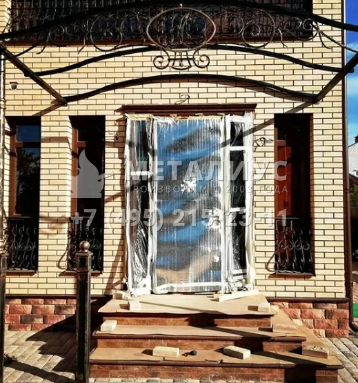 Работа 755. Навес над крыльцом с ковкой, Павловская Слобода