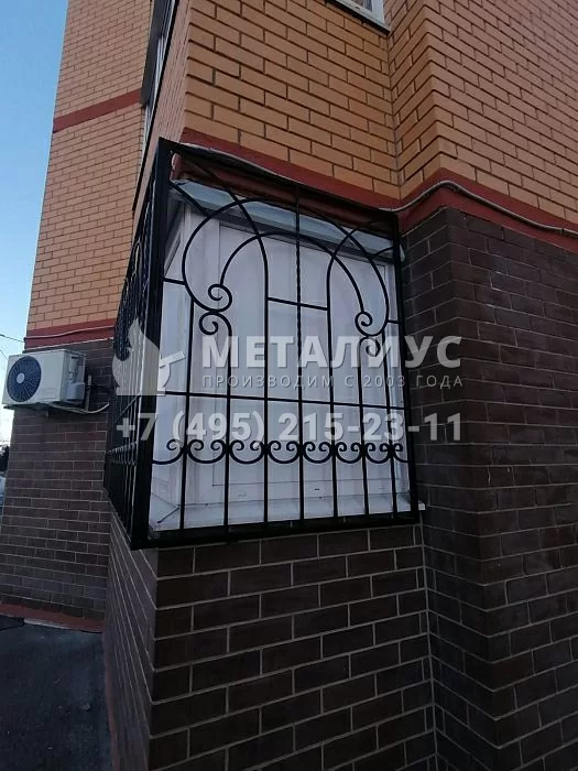 Работа 712 Кованные решетки на окна и лоджию в ЖК Лучи