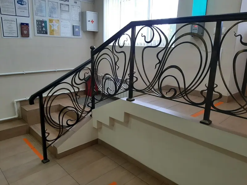 Работа №2315. Перила в офисном помещении