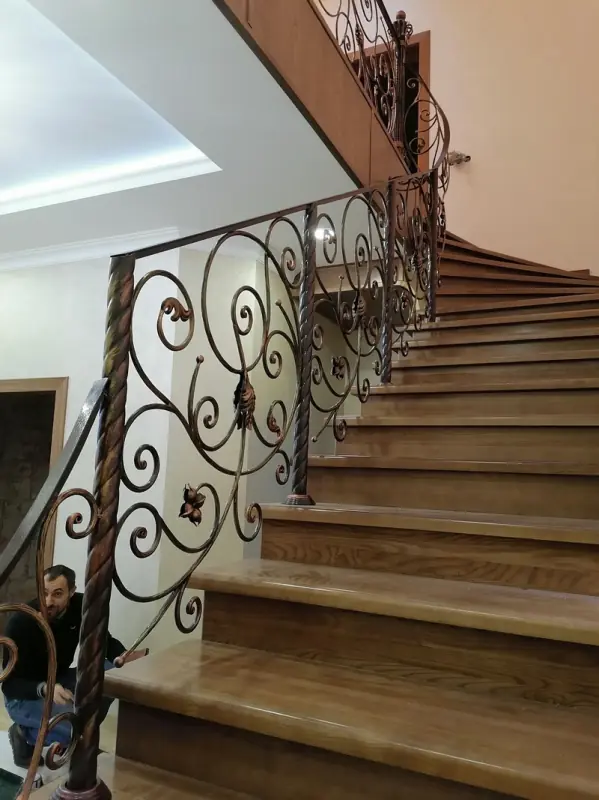 Работа №2389. Лёгкие, изящные перила в Клинском районе