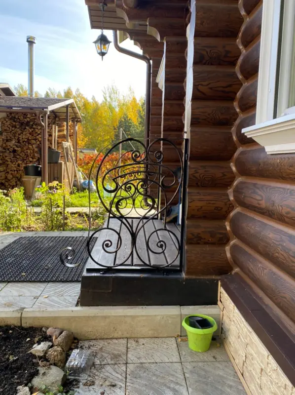 Работа 07221. Французский балкон, перила в стиле модерн