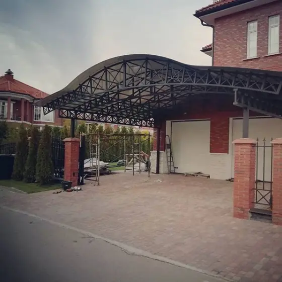 Работа 229. Арочный навес в загородный дом.