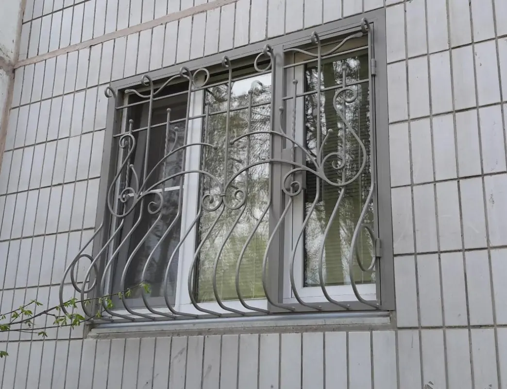 Работа 1856. Яркие, дутые, кованые решетки, Крылатское