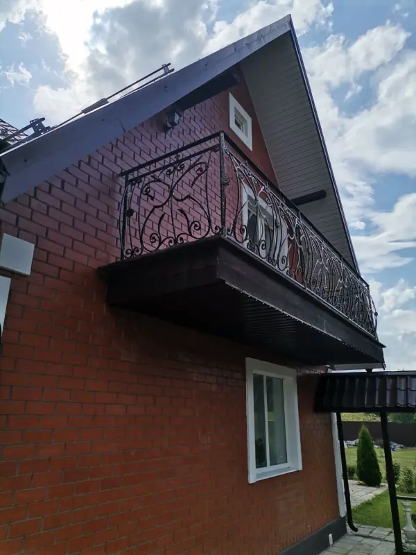 Работа 0707 Кованый балкон, ковка в стиле модерн. Истринский р-н, пос.Андреевское