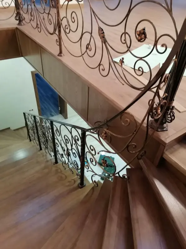 Работа №2389. Лёгкие, изящные перила в Клинском районе