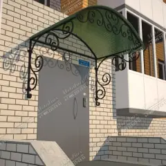 Козырёк над входом K4483 в Москве и Московской области