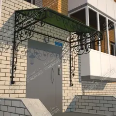 Козырёк над входом K4490 в Москве и Московской области