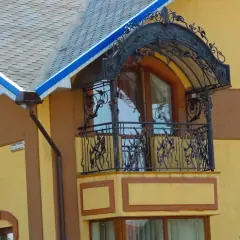 Козырёк над балконом K12 в Москве и Московской области