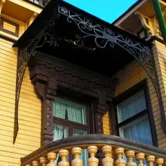 Козырёк над балконом K24 в Москве и Московской области