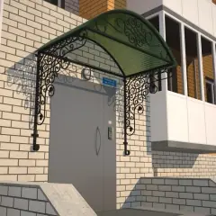 Козырёк над входом K4493 в Москве и Московской области